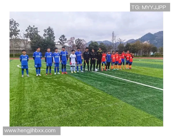 逆境中的荣耀：一位足球明星的奋斗与重生之路